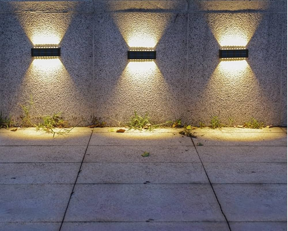 תאורה סולארית אפ אנד דאון אור חם